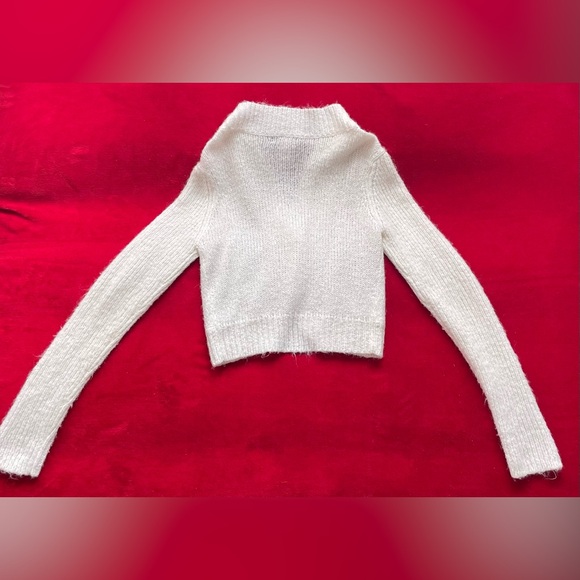 Guess Collection Women's Super Long Sleeve Knit Ivory One Button Cardigan Sz: L - Picture 7 of 8